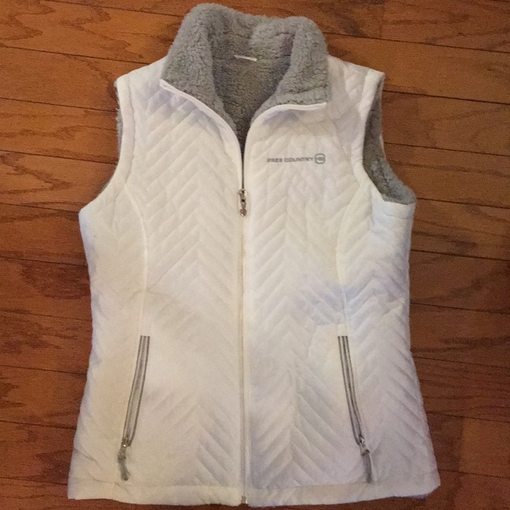 White puffer vest!SOLD!